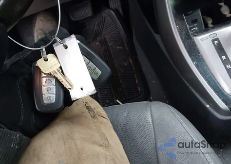 2013 Hyundai Elantra Limited from USA, damaged, VIN KMHDH4AE8DU618060